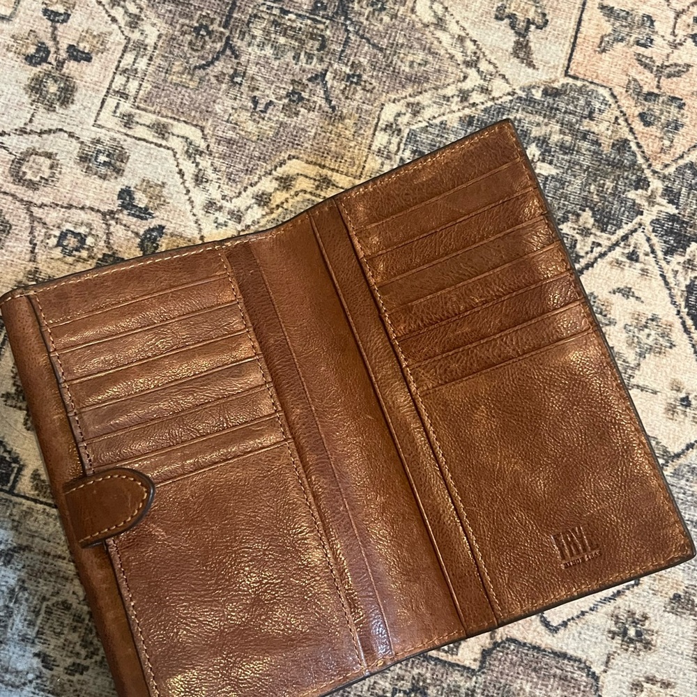 FRYE AND CO. Brown Leather Wallet - Picture 3 of 7